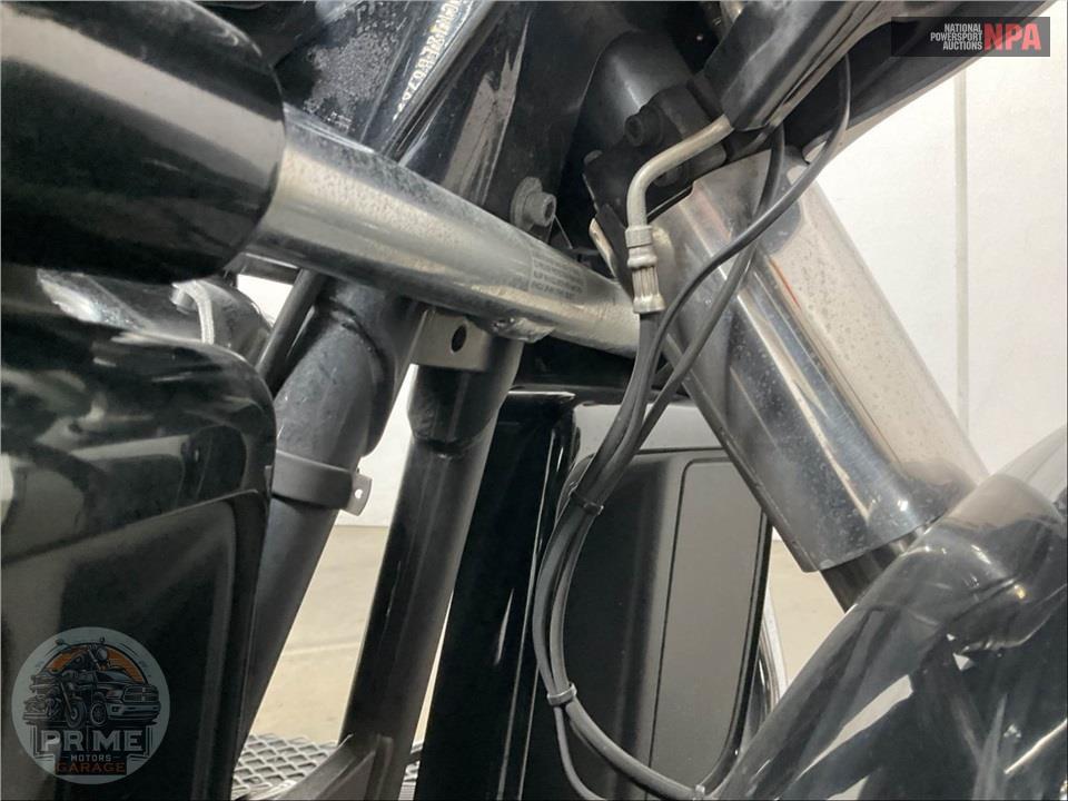 2014 Harley-Davidson FLHTCU ULTRA CLASSIC ELECTRA GLIDE — фото 13