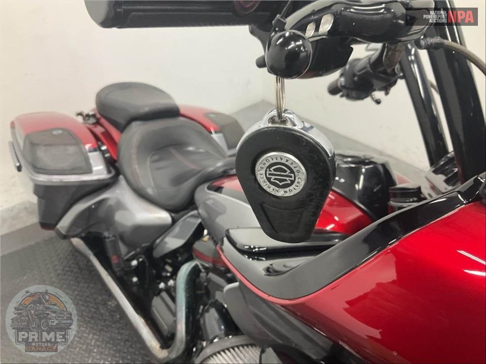 2019 Harley-Davidson FLTRXSE CVO ROAD GLIDE — фото 12