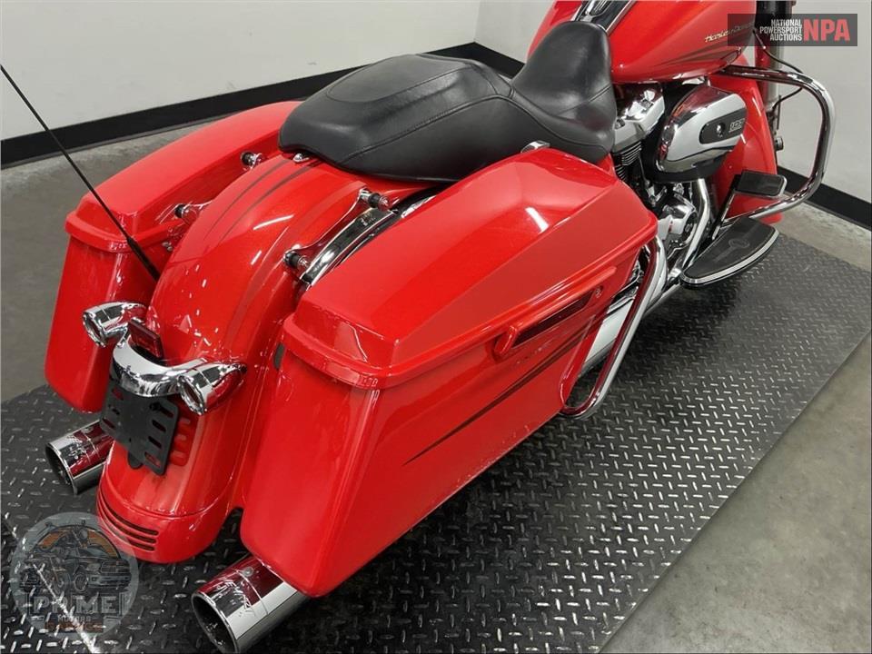 2017 Harley-Davidson FLHXS STREET GLIDE SPECIAL — фото 20