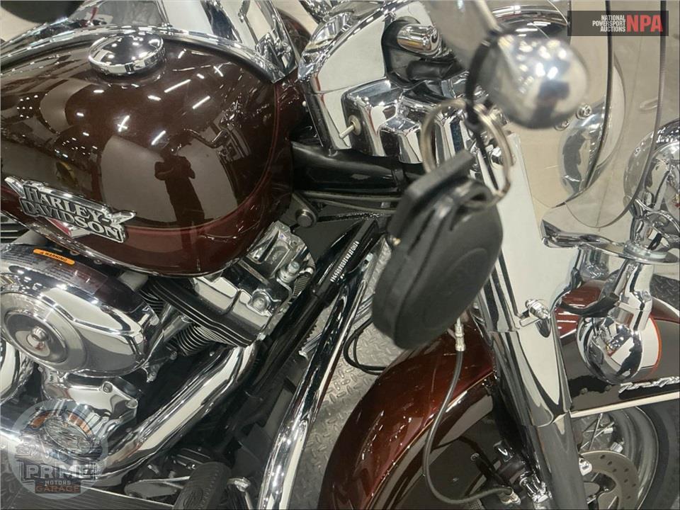 2011 Harley-Davidson FLHRC ROAD KING CLSC — фото 10