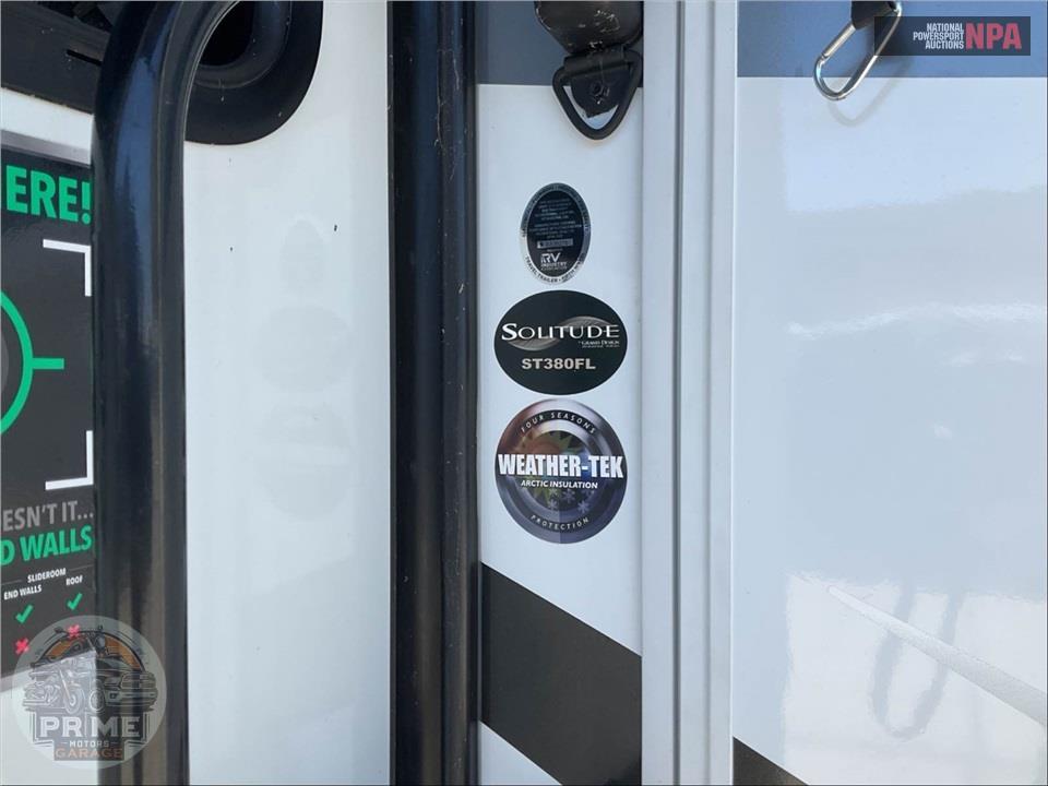 2024 Grand Design Recreational Vehicles M-380FL - SOLITUDE FIFTH WHEEL SERIES — фото 5