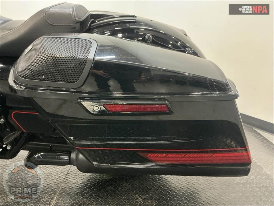 2021 Harley-Davidson FLTRXSE CVO ROAD GLIDE — фото 27