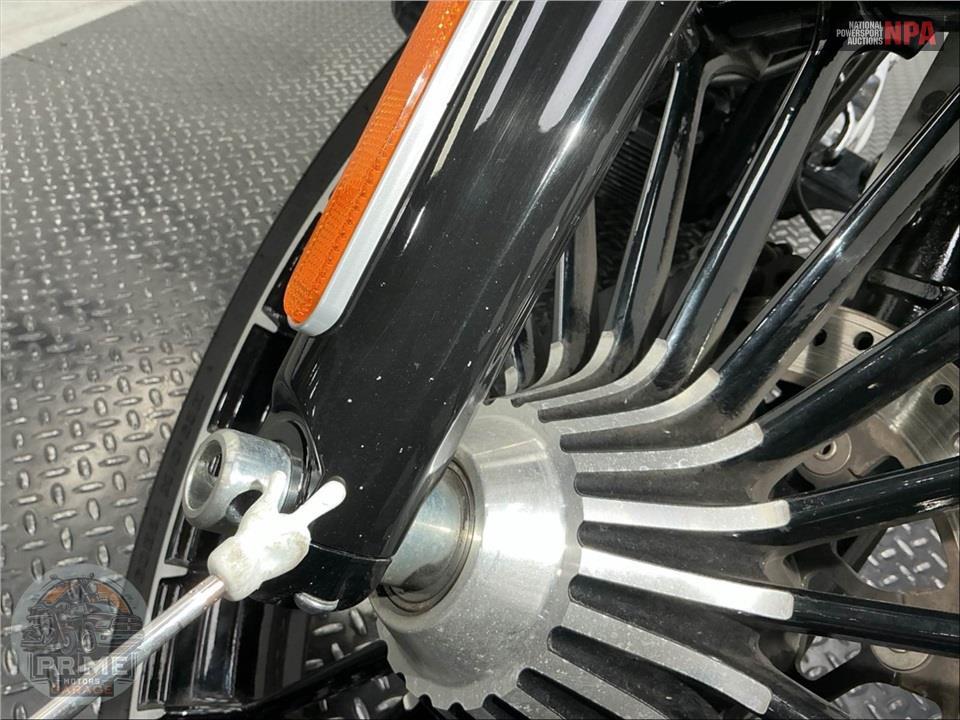 2017 Harley-Davidson FXSB BREAKOUT — фото 25