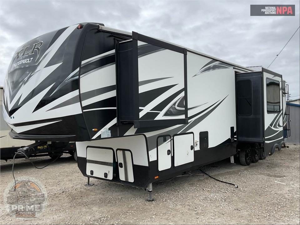 2019 Xlr By Forest River M-382AMP - THUNDERBOLT TOY HAULER TOY HAULER SERIES — фото 2