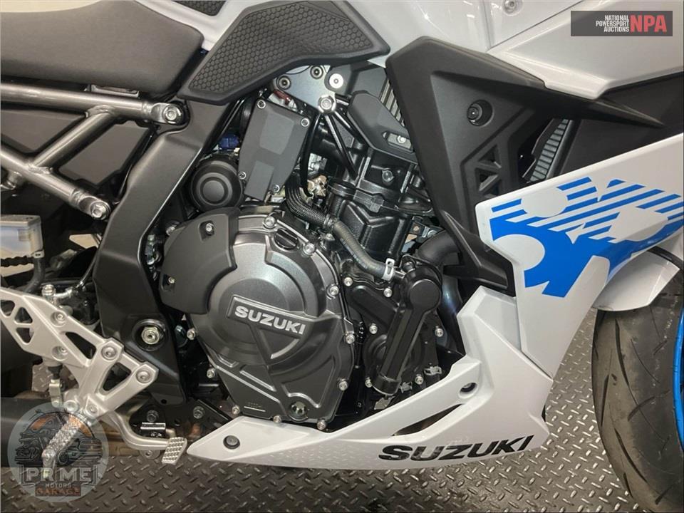 2026 Suzuki GSX800FRQM6 GSX-8R — фото 6