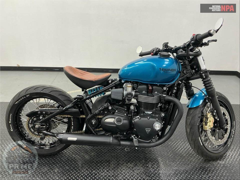 2018 Triumph BONNEVILLE BOBBER (BLACK) — фото 1