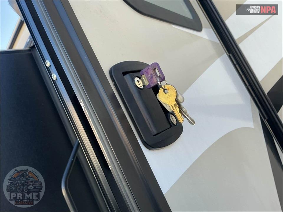 2019 Keystone Rv M-33 SAB - COUGAR SERIES — фото 21