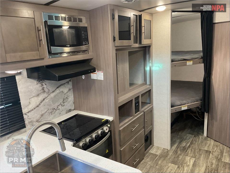 2022 Crossroads Rv M-242 BH SUNSET TRAIL SUPER LITE SERIES — фото 7
