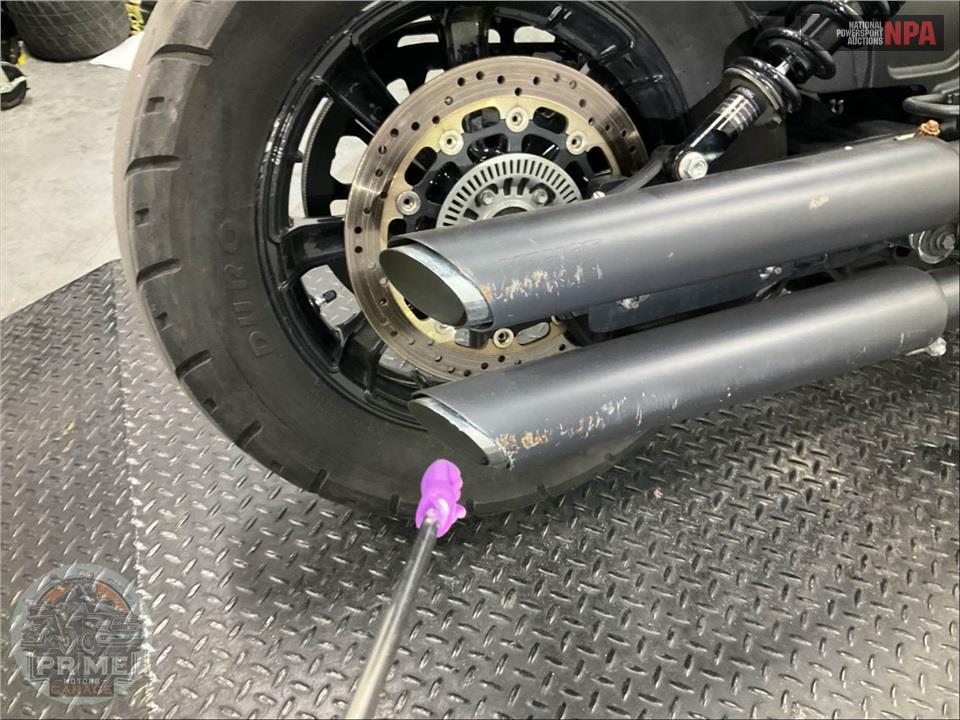 2021 Indian Motorcycle SCOUT BOBBER (ABS, BLACK SMOKE) — фото 28