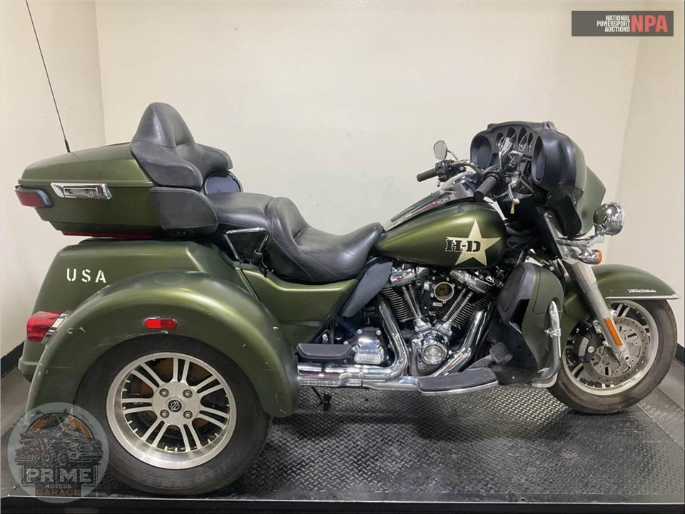 2022 Harley-Davidson FLHTCUTG TRI GLIDE ULTRA CLASSIC — фото 1