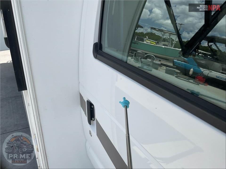 2017 Sunseeker By Forest River M-2290S FORD E450 6.8 LITER — фото 29
