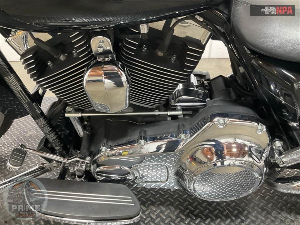 2016 Harley-Davidson FLHXS STREET GLIDE SPECIAL — фото 7
