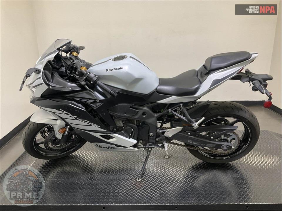 2025 Kawasaki ZX400SSFAL NINJA ZX-4RR (ABS) — фото 3