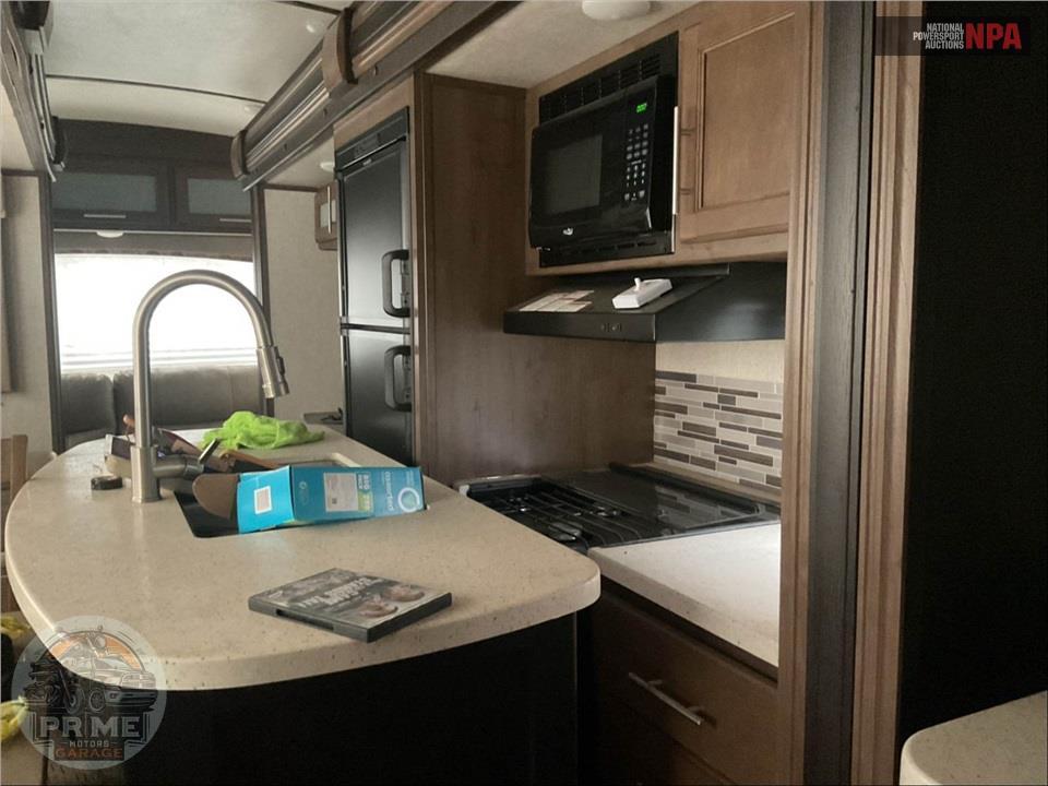 2019 Keystone Rv M-32 RLI COUGAR SERIES — фото 6