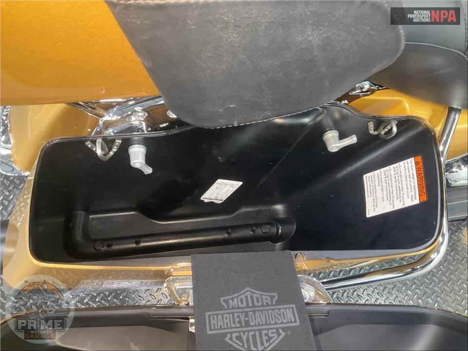 2017 Harley-Davidson FLHTK ULTRA LIMITED — фото 20