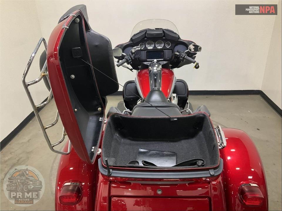 2019 Harley-Davidson FLHTCUTG TRI GLIDE ULTRA — фото 27