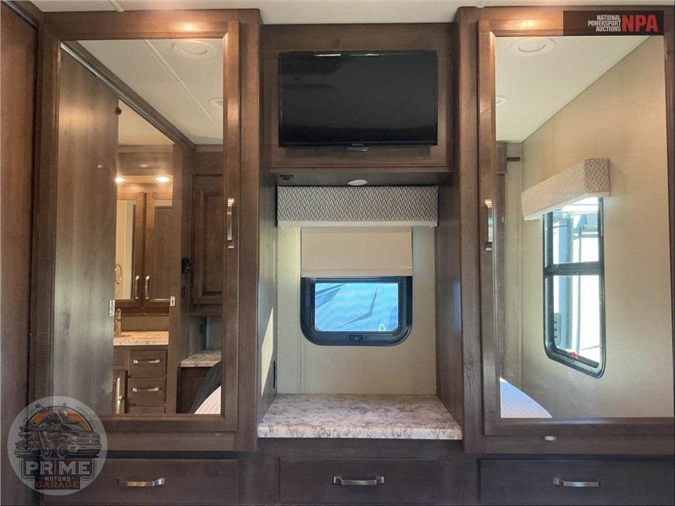 2019 Entegra Coach M-30X 450HP FORD - ESTEEM SERIES — фото 31