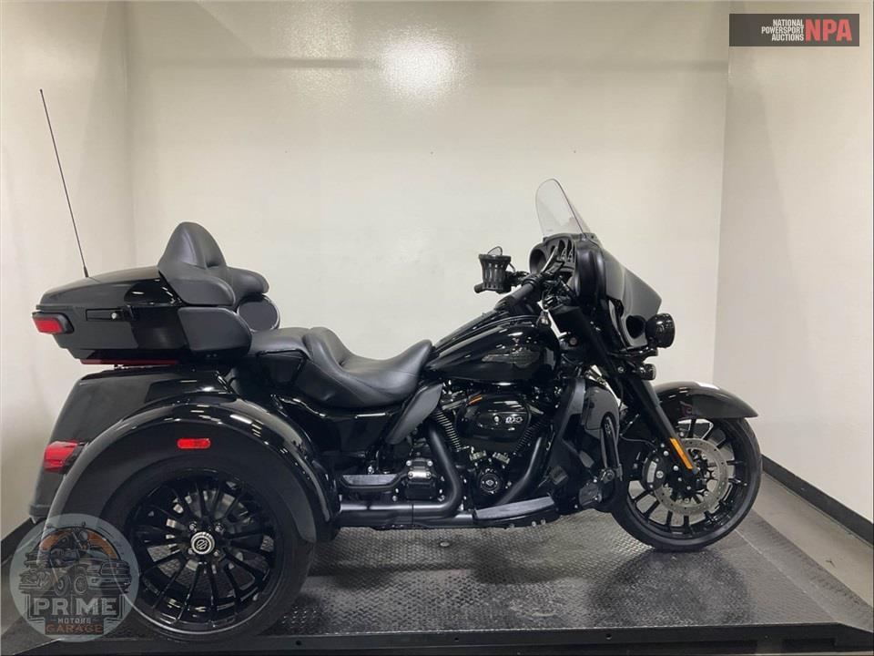 2025 Harley-Davidson FLHTCUTG TRI GLIDE ULTRA CLASSIC — фото 1
