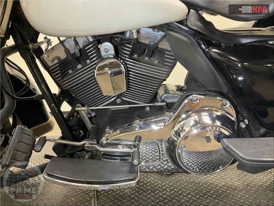 2011 Harley-Davidson FLHP POLICE ROAD KING — фото 7
