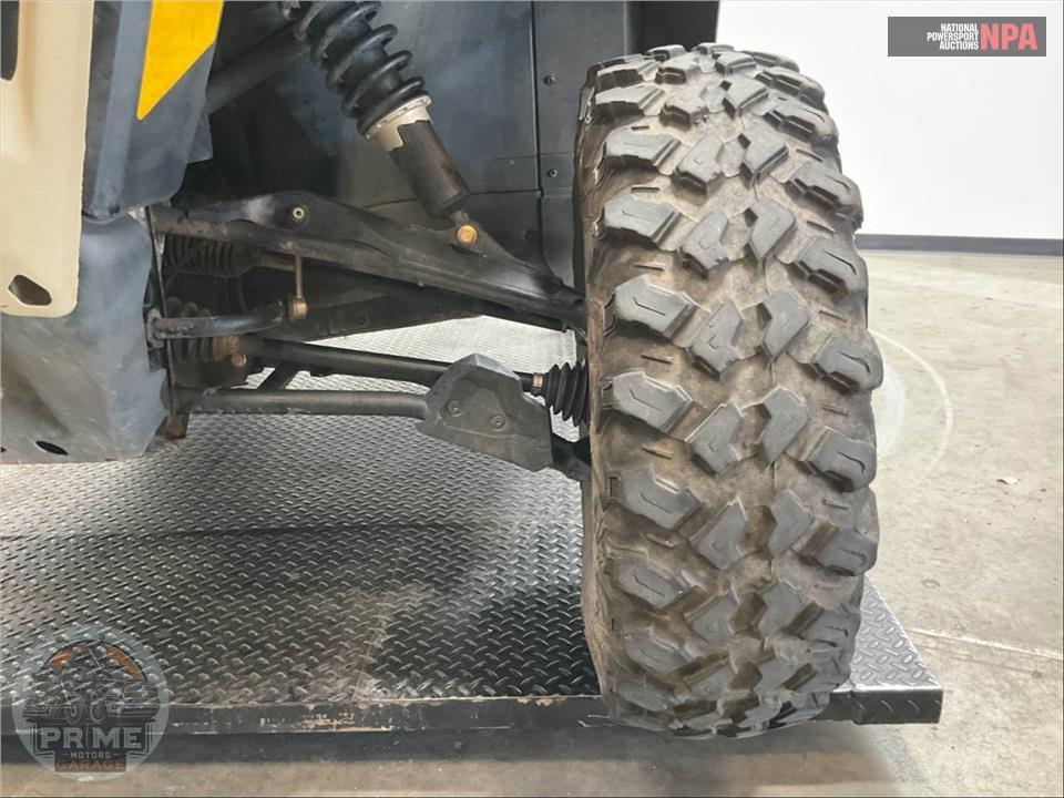 2025 Can-Am DEFENDER LIMITED CAB HD10 — фото 18