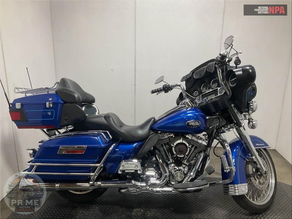 2010 Harley-Davidson FLHTCU ULTRA CLASSIC ELECTRA GLIDE — фото 1