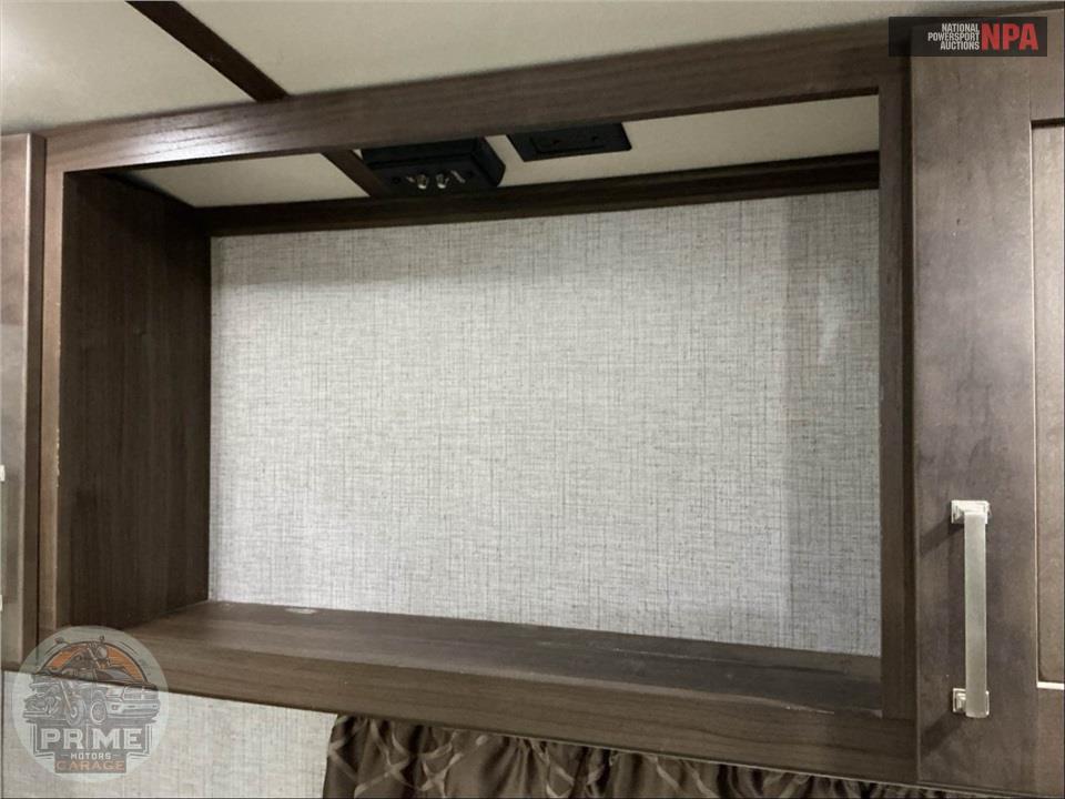 2019 Keystone Rv M-330 RL - LAREDO SERIES — фото 21