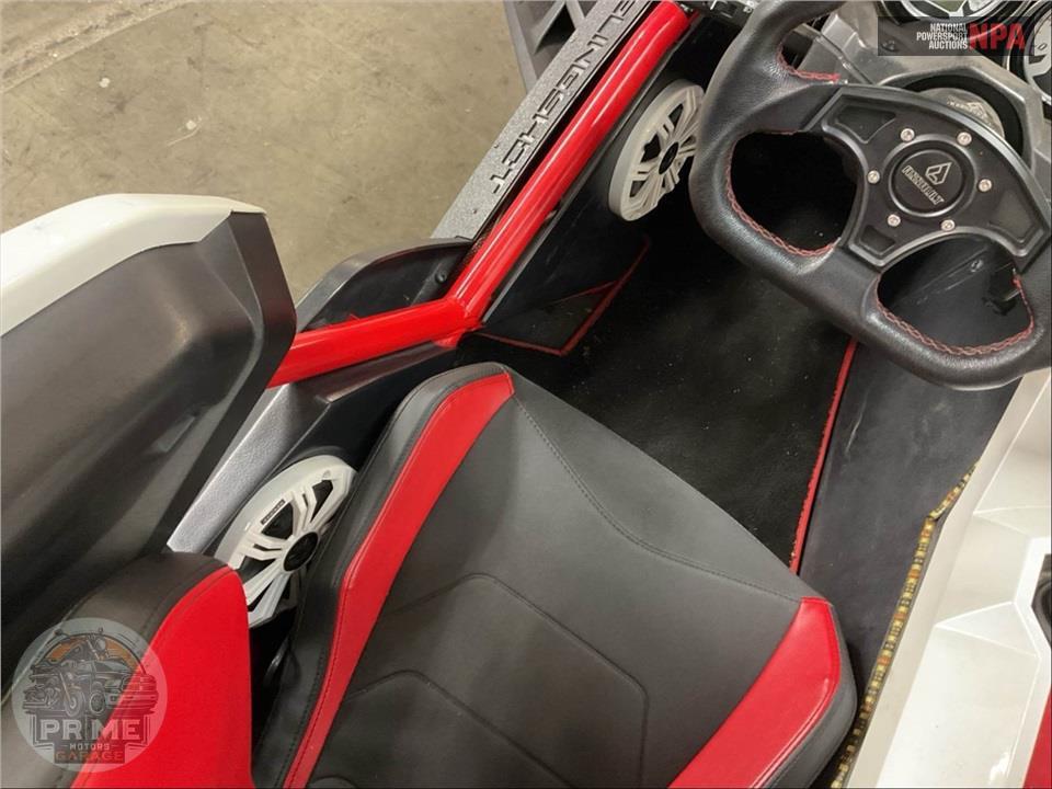 2016 Polaris SLINGSHOT SL LE — фото 39