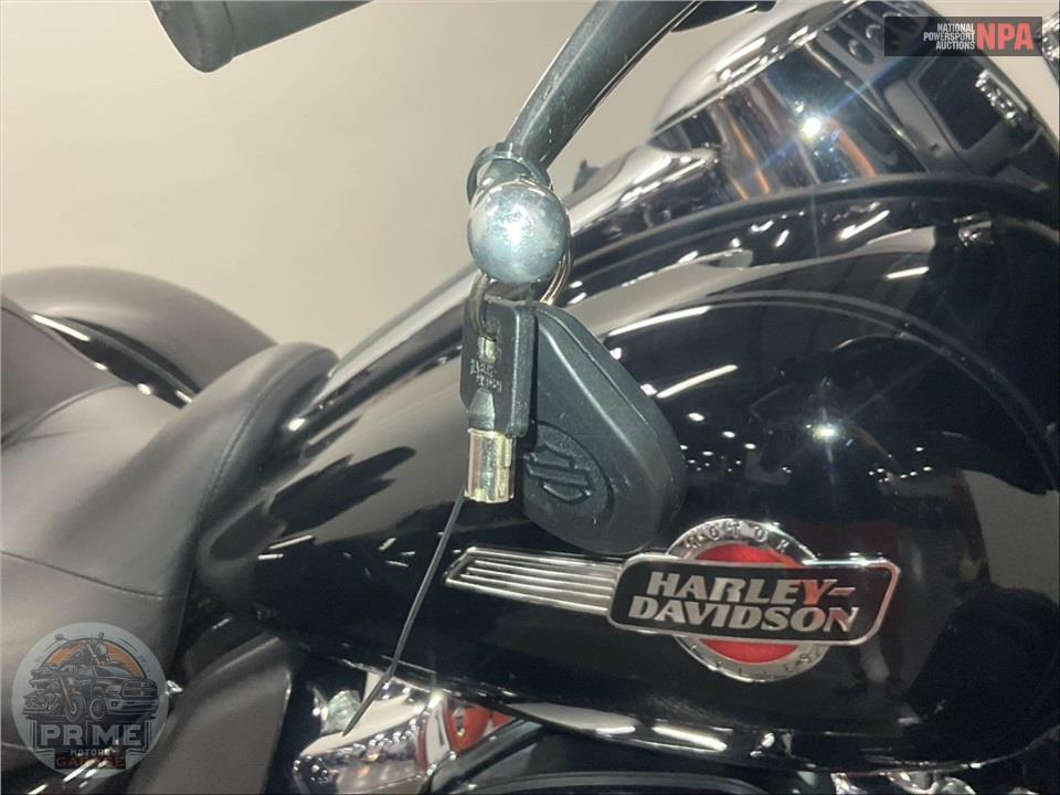 2022 Harley-Davidson FLHTCUTG TRI GLIDE ULTRA CLASSIC — фото 12