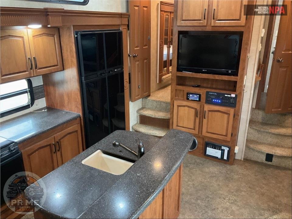 2011 Keystone Rv M-4014 LEV - RAPTOR TOY HAULER TOY HAULER SERIES — фото 8
