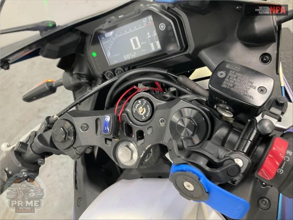 2025 Yamaha YZF-R3 — фото 12