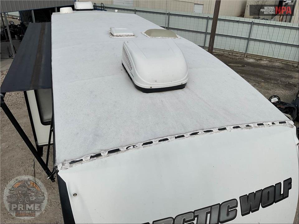 2019 Cherokee By Forest River M-305ML6 ARCTIC WOLF FIFTH WHEEL SERIES — фото 23