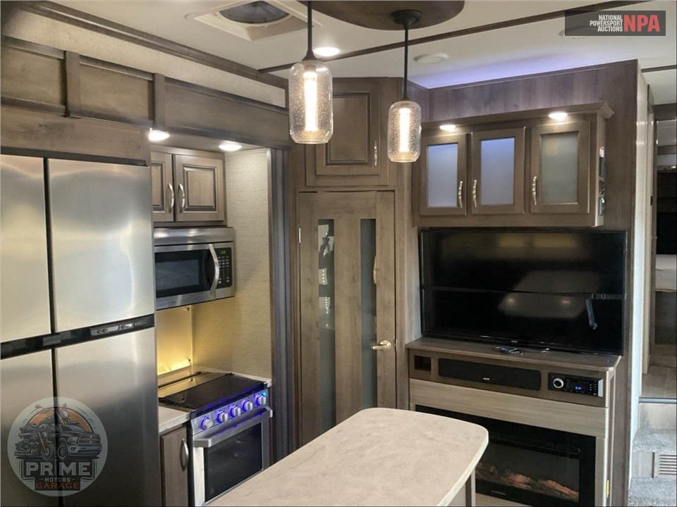 2019 Voltage M-3655 - TOY HAULER TOY HAULER SERIES — фото 9