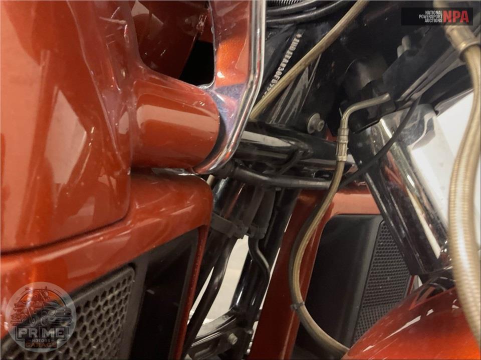 2015 Harley-Davidson FLTRUSE CVO ROAD GLIDE ULTRA — фото 12