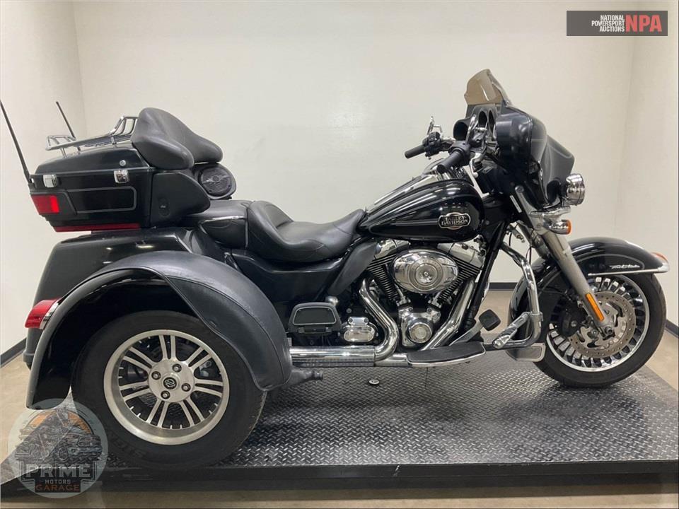 2013 Harley-Davidson FLHTCUTG TRIGLIDE UL CLSC — фото 1