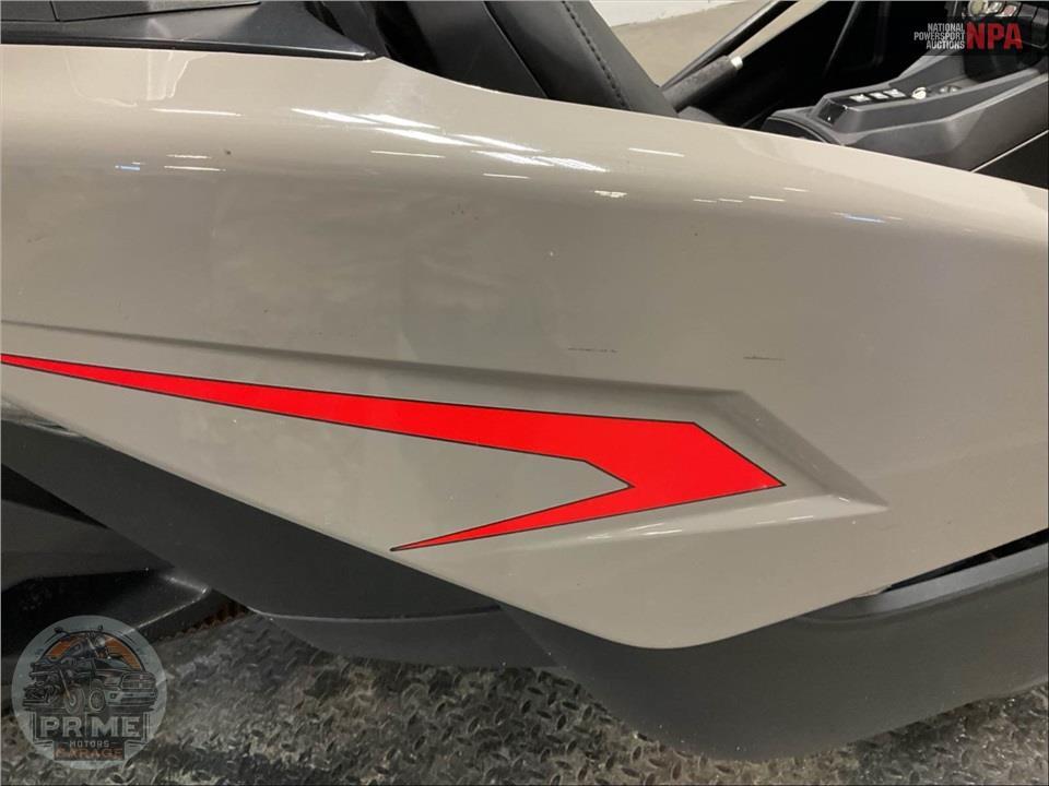 2022 Polaris SLINGSHOT SLR AUTODRIVE — фото 28