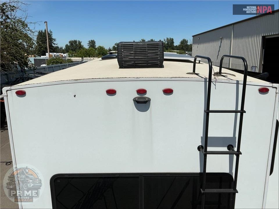 2024 Grand Design Recreational Vehicles M-3503GK - INFLUENCE FIFTH WHEEL SERIES — фото 20