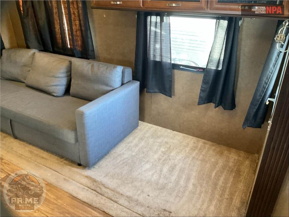 2017 Vibe By Forest River M-322QBS Extreme Lite Series — фото 10