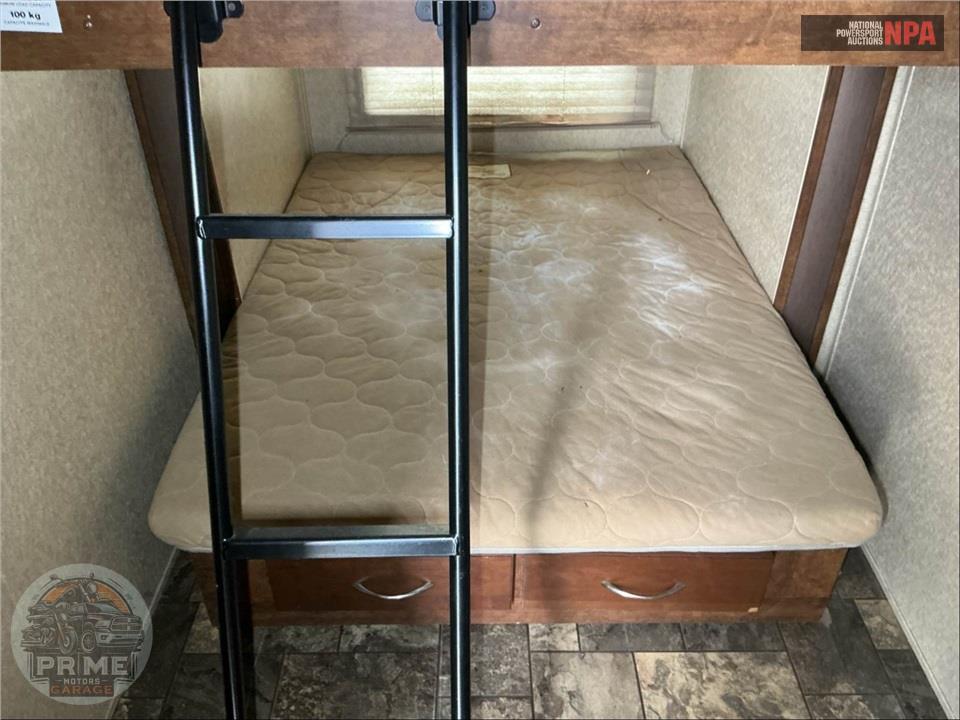 2015 Coachmen By Forest River M-360 IBL - CHAPARRAL FIFTH WHEEL SERIES — фото 19