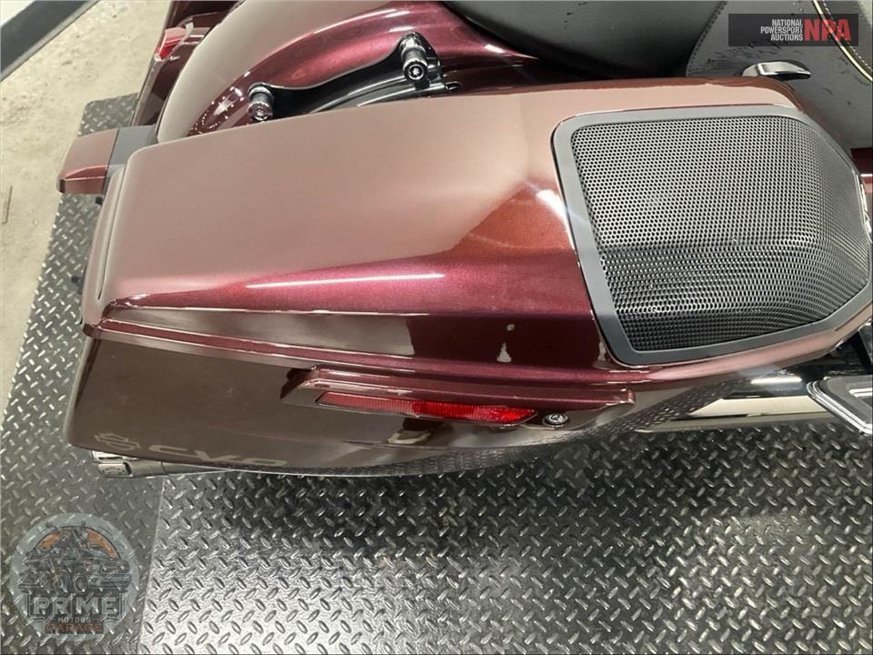 2024 Harley-Davidson FLTRXSE CVO ROAD GLIDE — фото 17