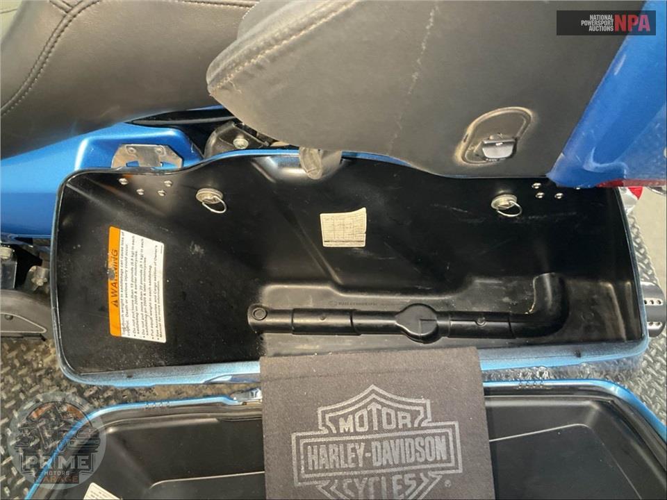 2011 Harley-Davidson FLHTCU UL CLSC EL GLIDE — фото 18