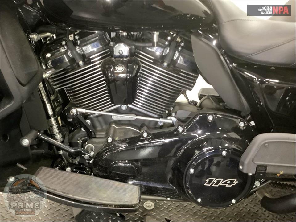 2025 Harley-Davidson FLHTCUTG TRI GLIDE ULTRA CLASSIC — фото 7