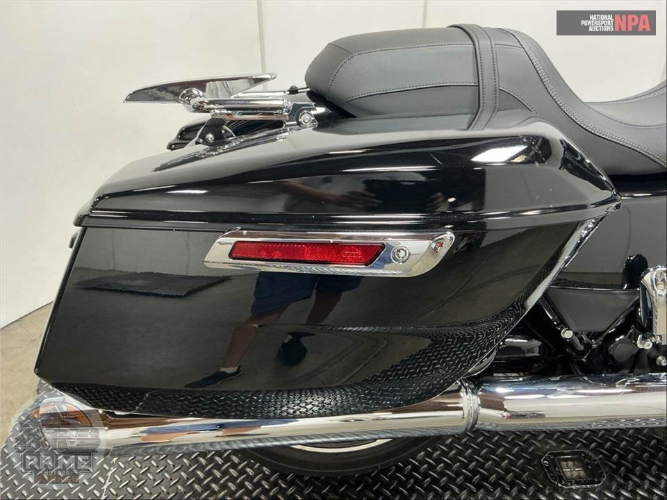 2025 Harley-Davidson FLHX STREET GLIDE — фото 17