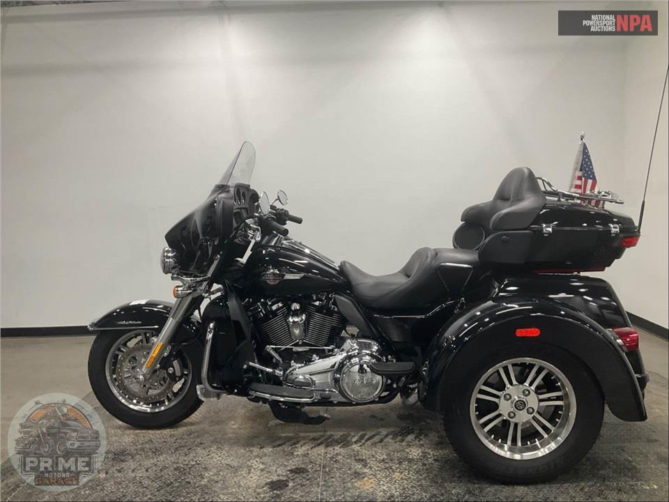 2024 Harley-Davidson FLHTCUTG TRI GLIDE ULTRA CLASSIC — фото 3