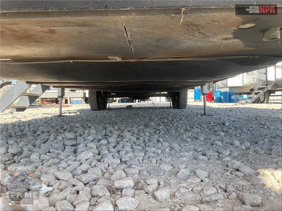 2017 Keystone Rv M-3791 RD - MONTANA FIFTH WHEEL SERIES — фото 51