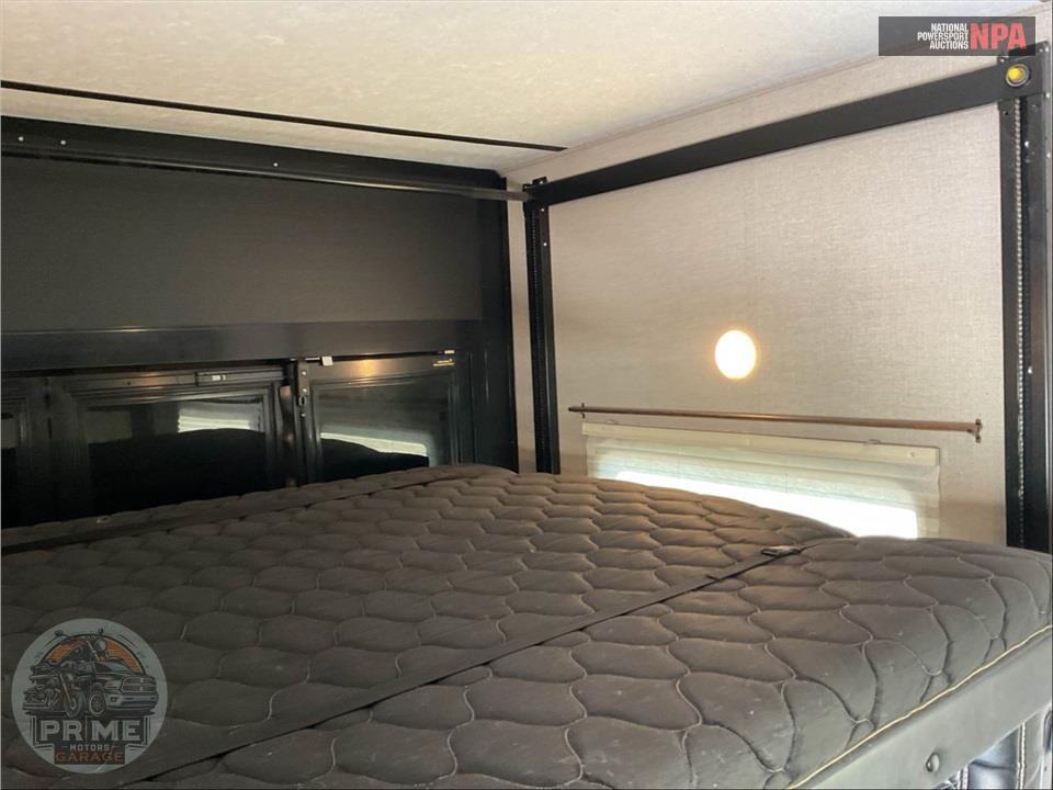 2019 Keystone Rv M-424 - FUZION TOY HAULER TOY HAULER SERIES — фото 12