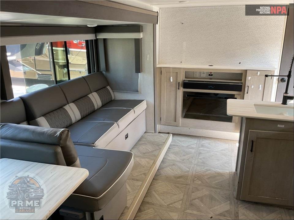 2024 Wildwood By Forest River M-28VBXLX - X-LITE PLATINUM SERIES — фото 9