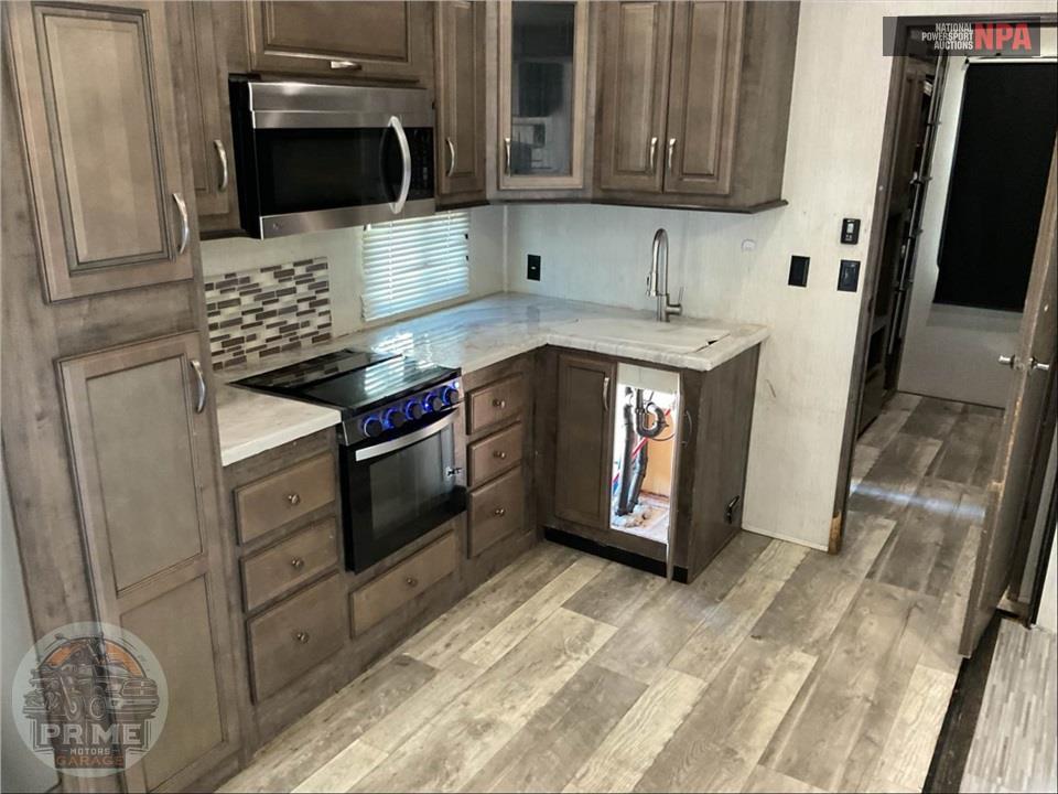 2020 Sierra By Forest River M-3330BH C-CLASS FIFTH WHEEL SERIES — фото 8