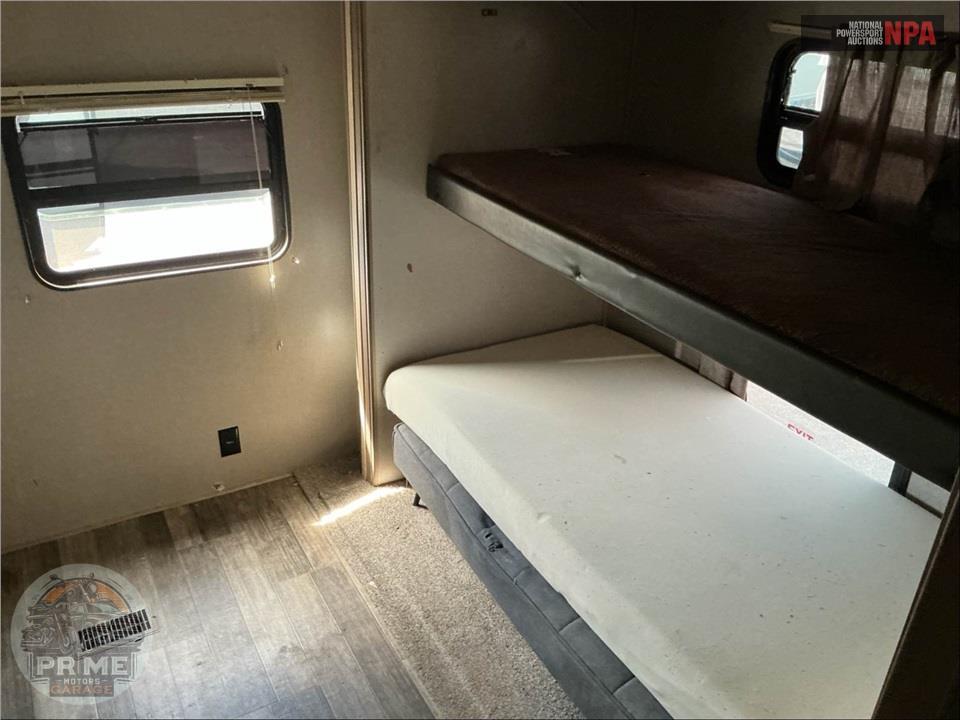 2021 Coachmen By Forest River M-323 BHDSCK - CATALINA LEGACY SERIES — фото 15