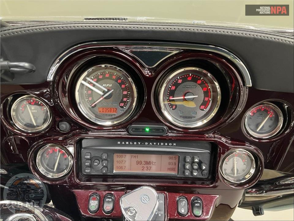 2013 Harley-Davidson FLHTCUSE8 SCREAMIN EAGLE — фото 5
