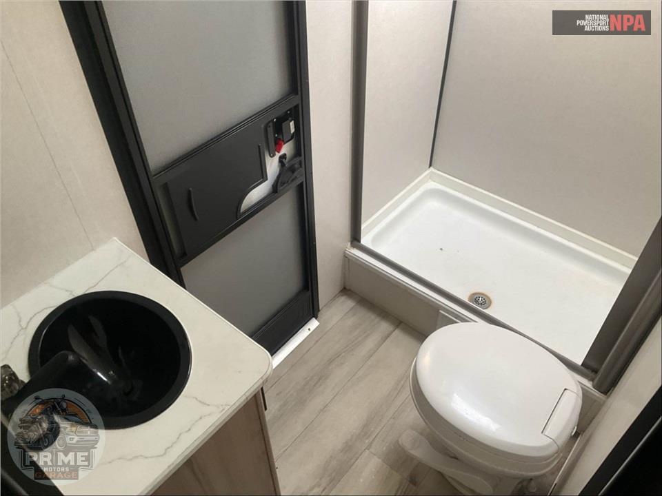 2025 Keystone Rv M-26 BX - COLEMAN LIGHT SERIES — фото 14